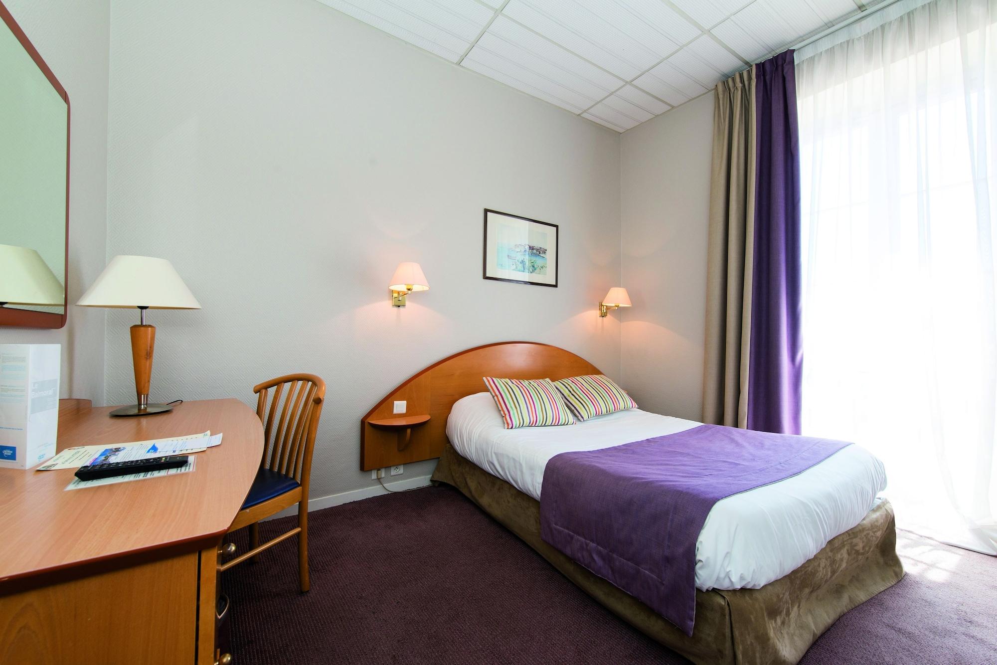 Bleues Balmoral Hotel 3*