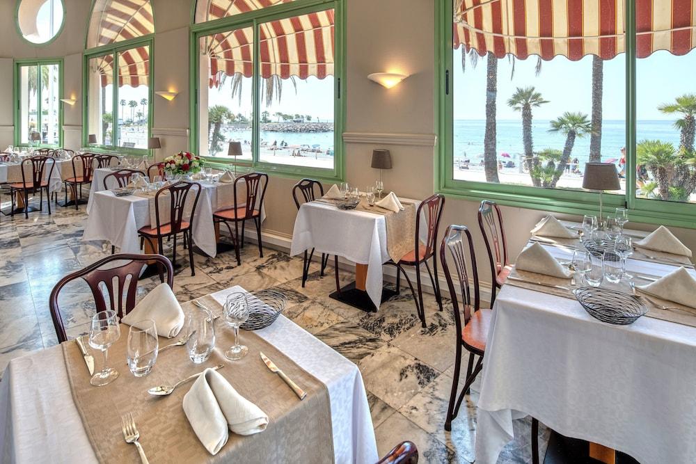 Bleues Balmoral Hotel 3*