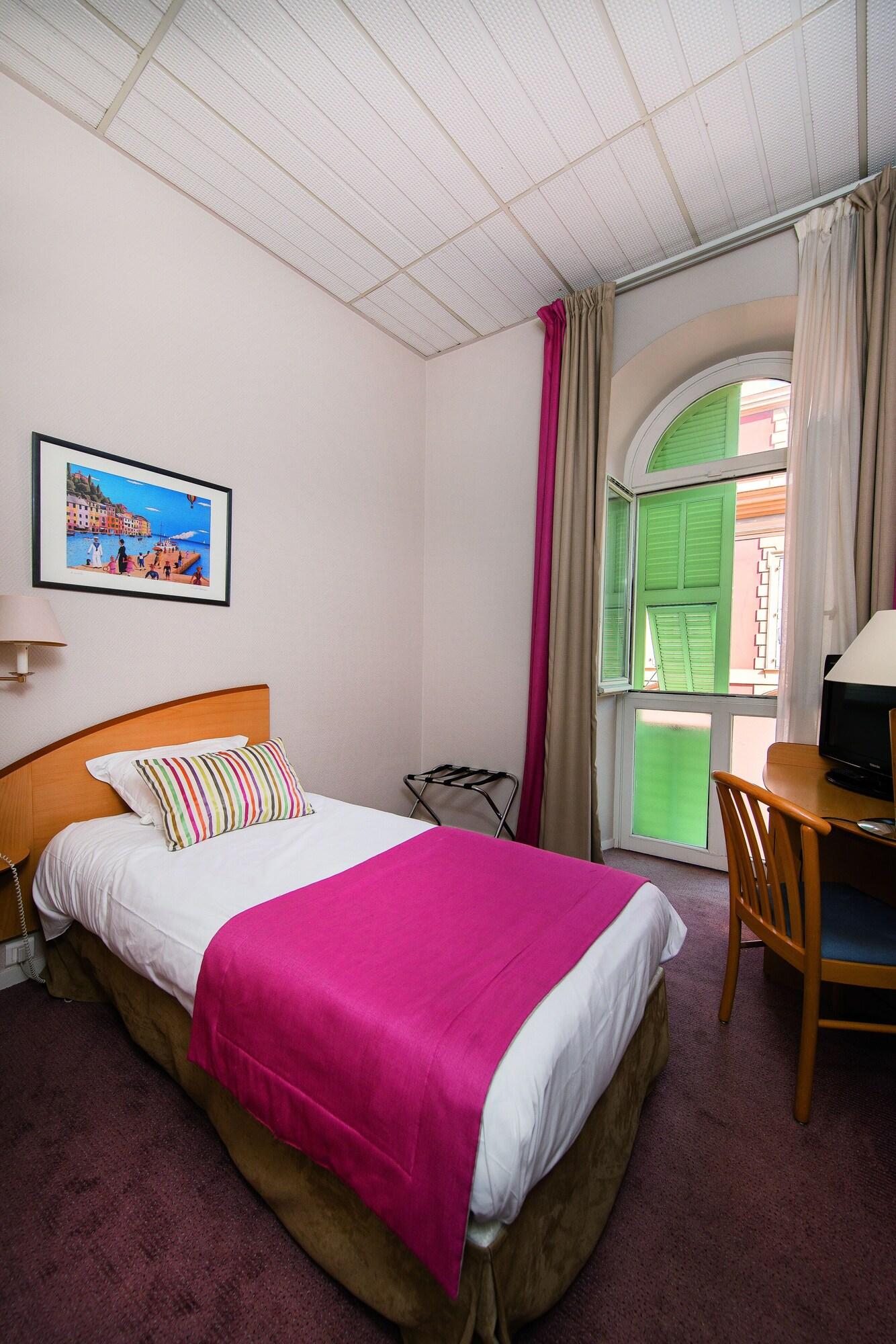 Bleues Balmoral Hotel 3*