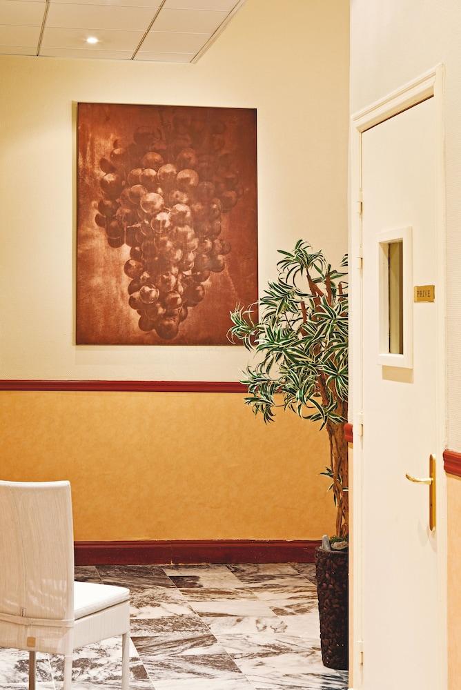 Bleues Balmoral Hotel Menton