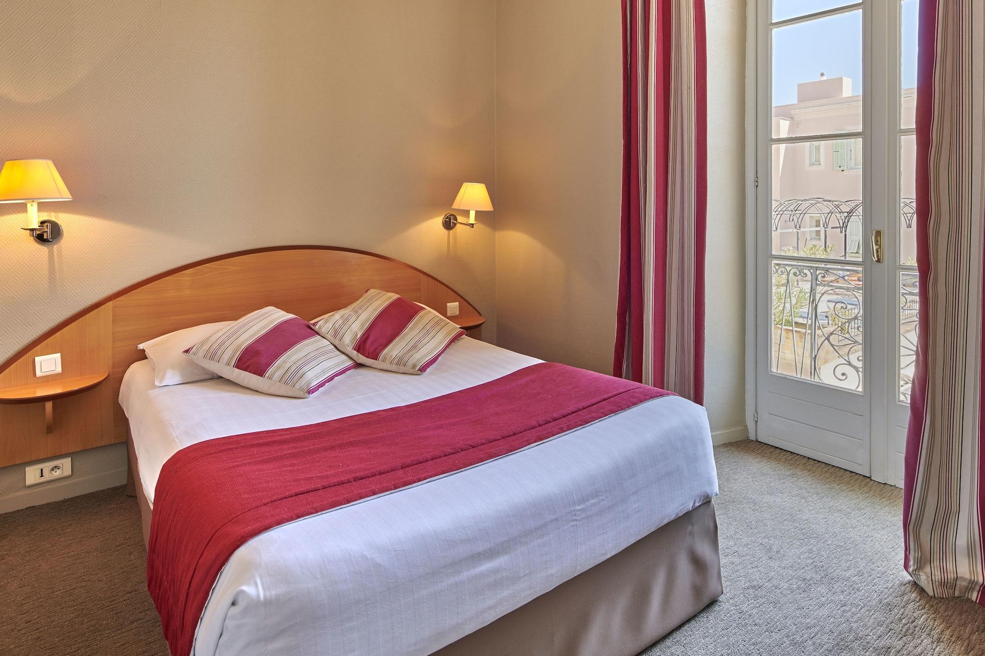 Bleues Balmoral Hotel