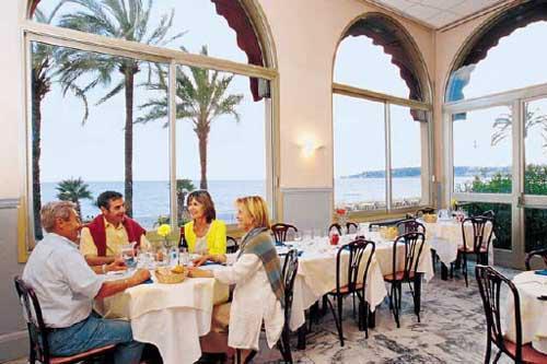 Bleues Balmoral Hotel 3*