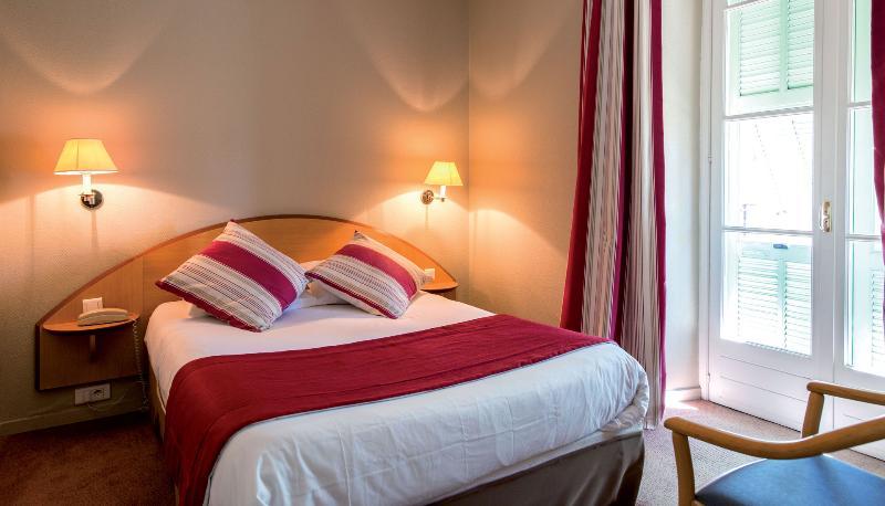Bleues Balmoral Hotel